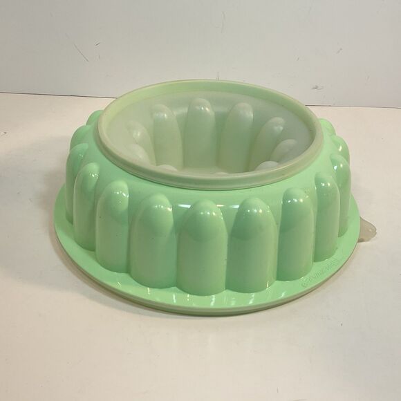 Vintage Tupperware Jadeite Mint Green Jello Mold Ice Ring Jel-n-serve 3 Pc #1202 - Picture 1 of 6